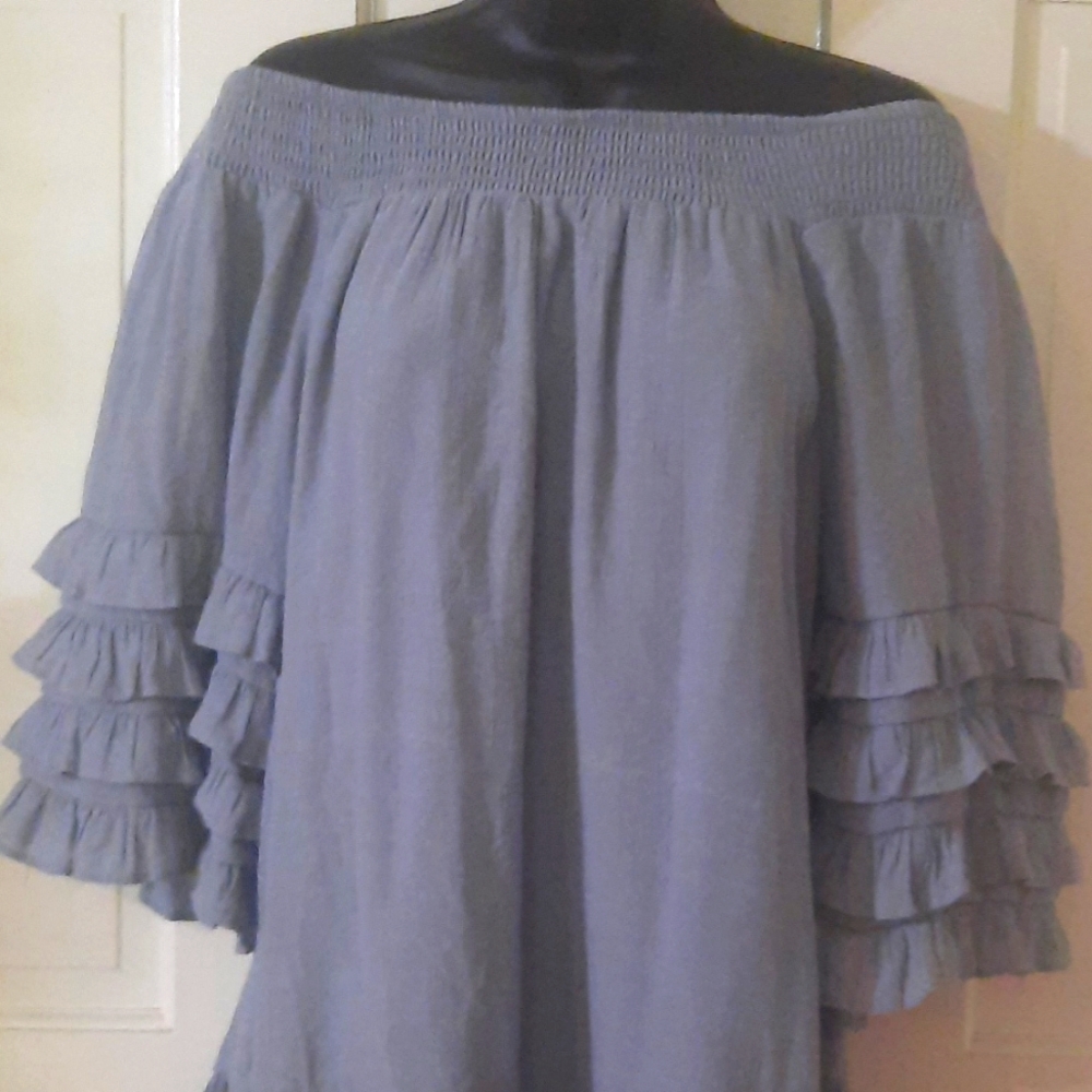 Gray Ruffled 3/4 Sleeve Tunic - Picture 6 of 7